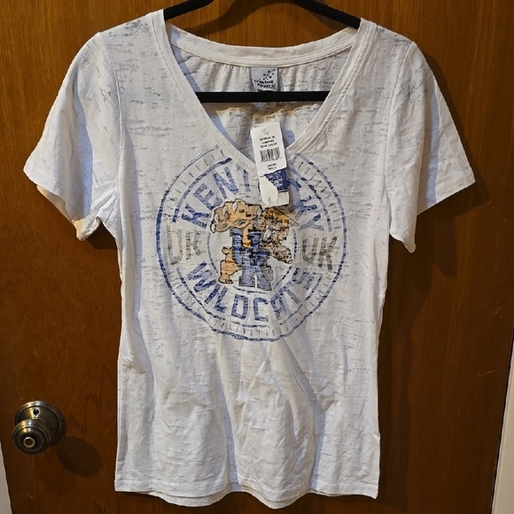 Kentucky Wildcats Creative Apparel White & Blue Distressed Graphic V-Neck Tee - Picture 1 of 3